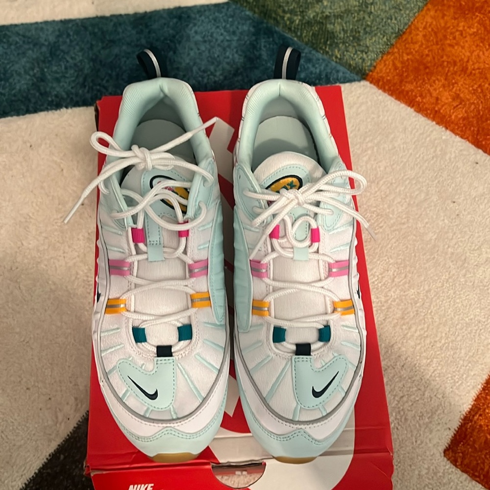 Excellent Condition Women’s Air Max 98